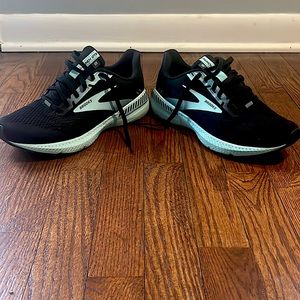 Brooks Women Tennis Shoes